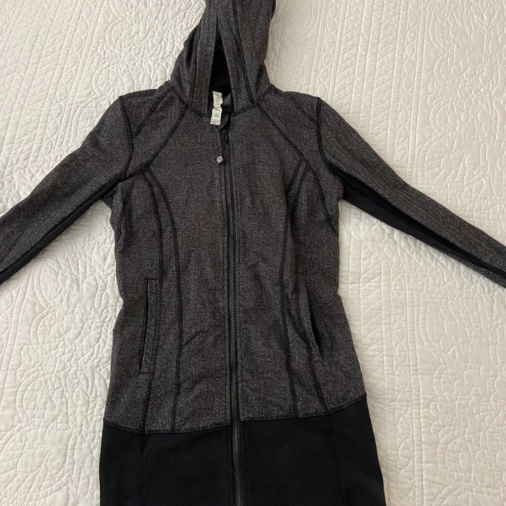 Like New Lululemon Women’s Jacket - size 4
